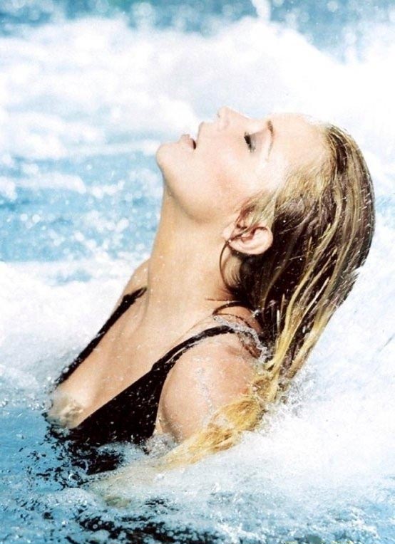 Виржини Эфира голая. Фото - 5