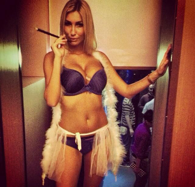 Доминика Месарошова голая. Фото - 4