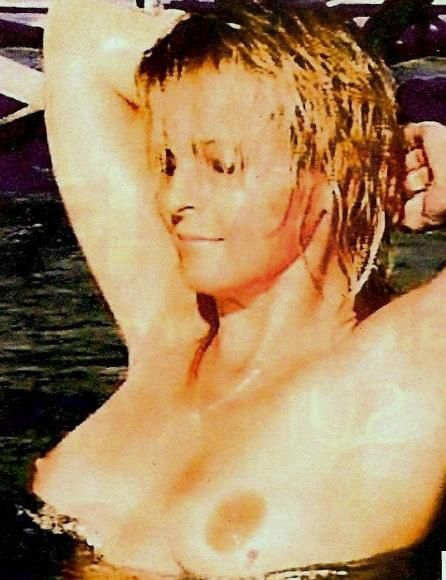 Ивета Бартошова голая. Фото - 2