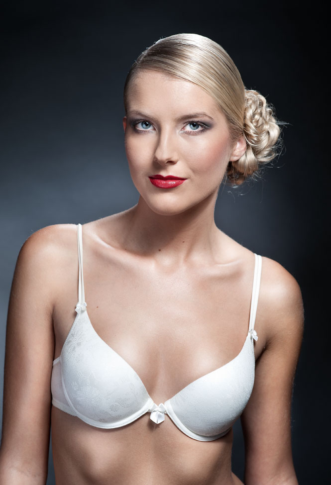 Йитка Новачкова голая. Фото - 9