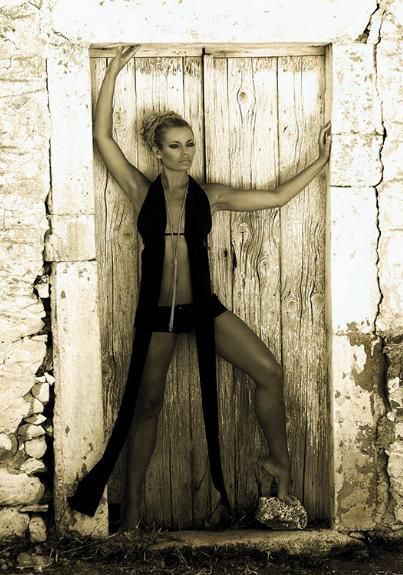 Люция Борхёва голая. Фото - 9