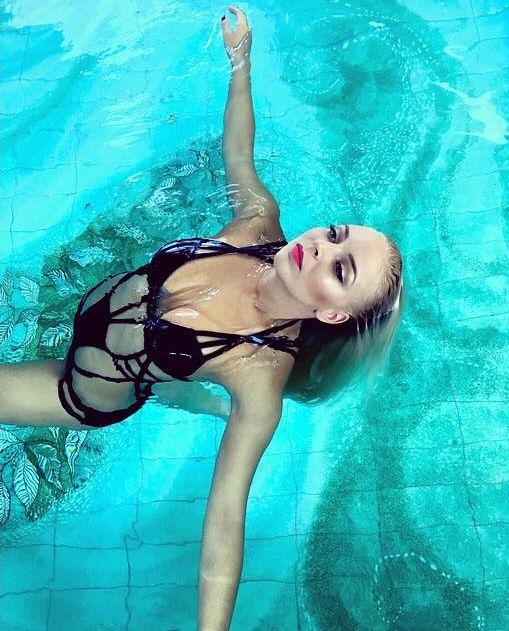 Маркета Конвичкова голая. Фото - 4