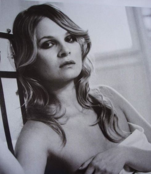 Михаэла Бадинкова голая. Фото - 2