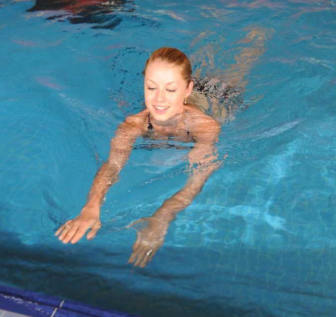 Михаэла Сейнова голая. Фото - 2