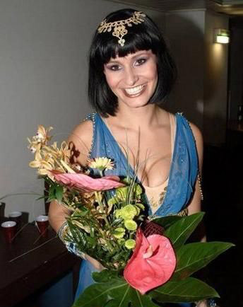 Моника Абсолонова голая. Фото - 1