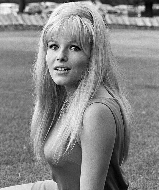 Ольга Шоберова голая. Фото - 27