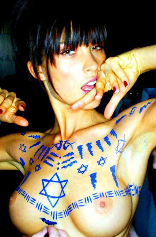 Петра Немцова голая. Фото - 11