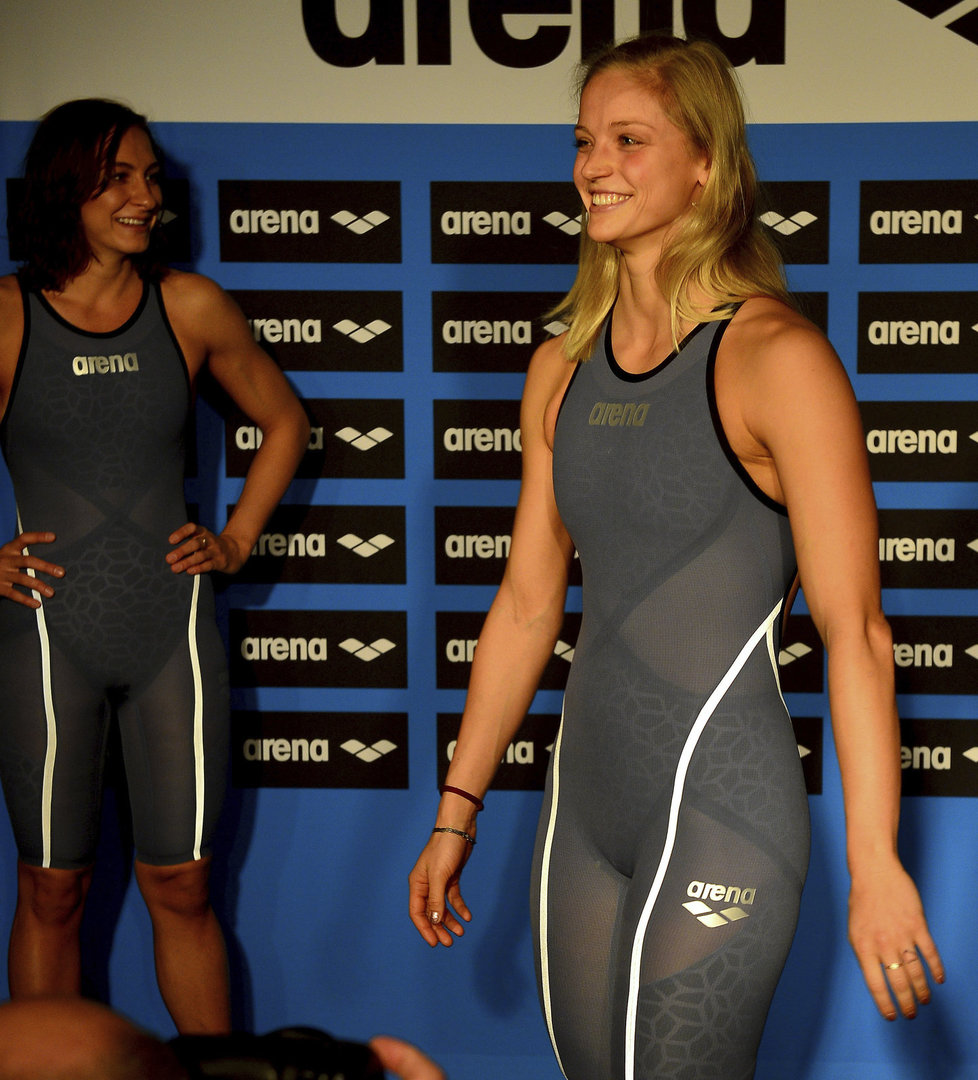 Симона Баумртова голая. Фото - 6