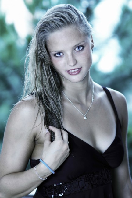 Симона Баумртова голая. Фото - 8