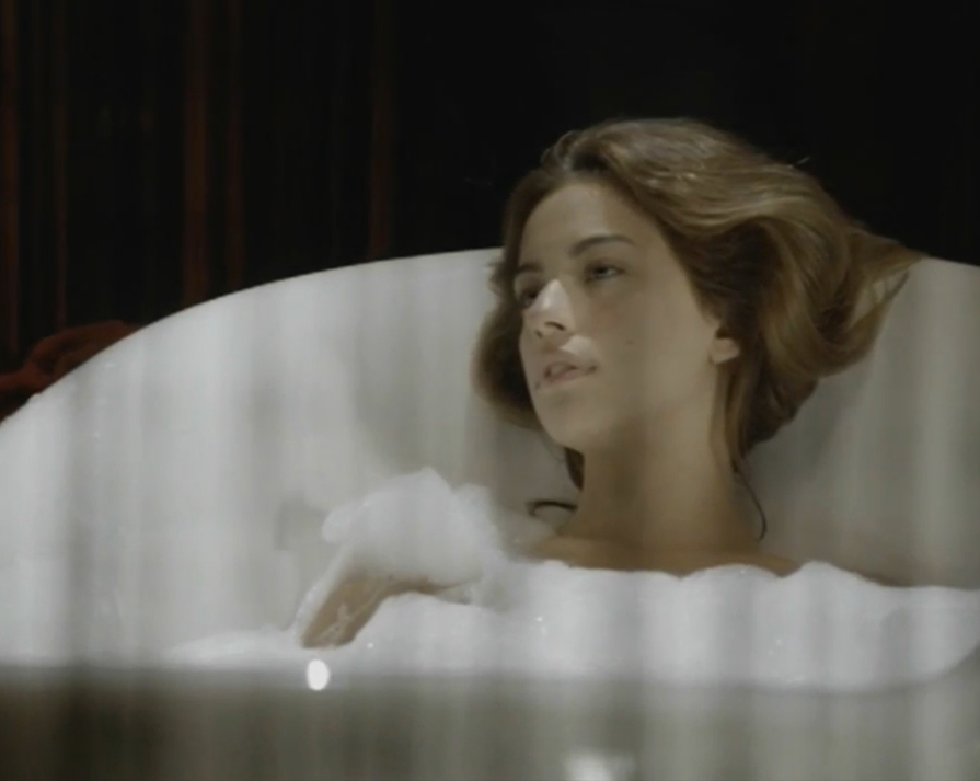 Гизем Эмре голая. Фото - 8