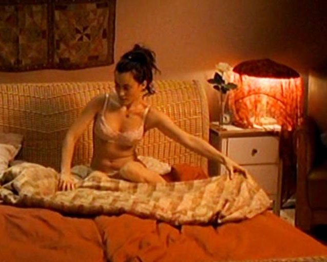 Идил Юнер голая. Фото - 10