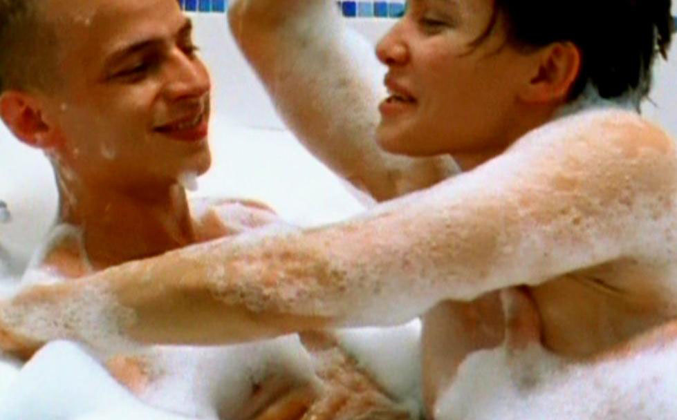 Идил Юнер голая. Фото - 17