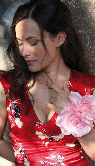 Идил Юнер голая. Фото - 3