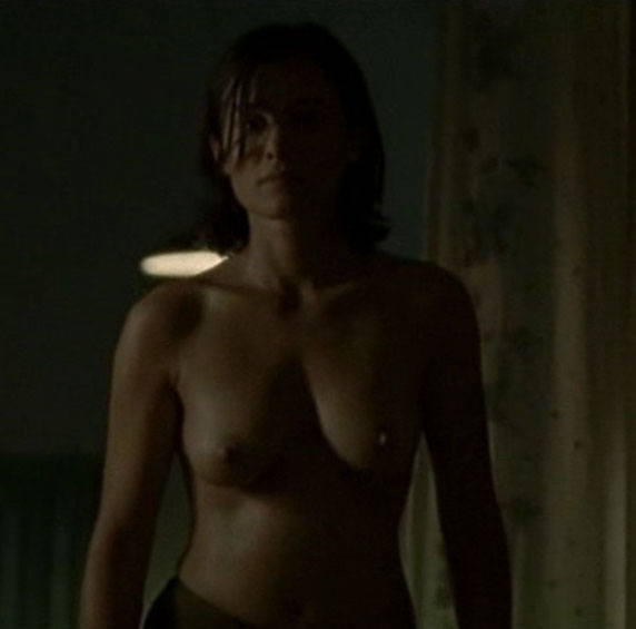 Идил Юнер голая. Фото - 4