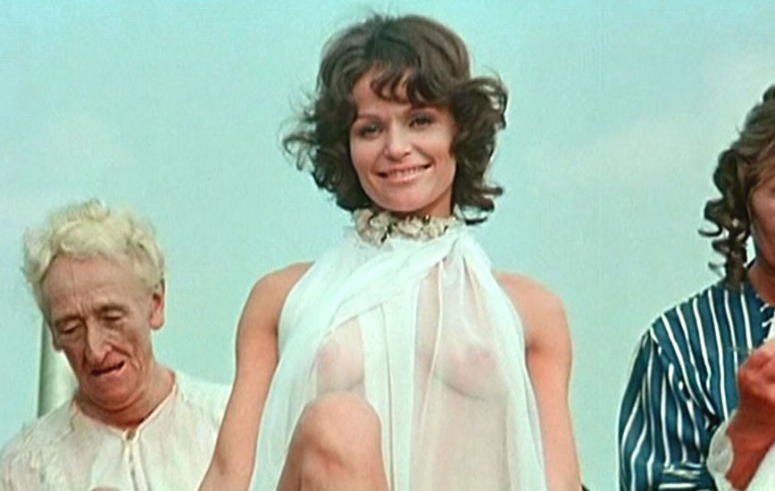 Ангелика Домрёзе голая. Фото - 5