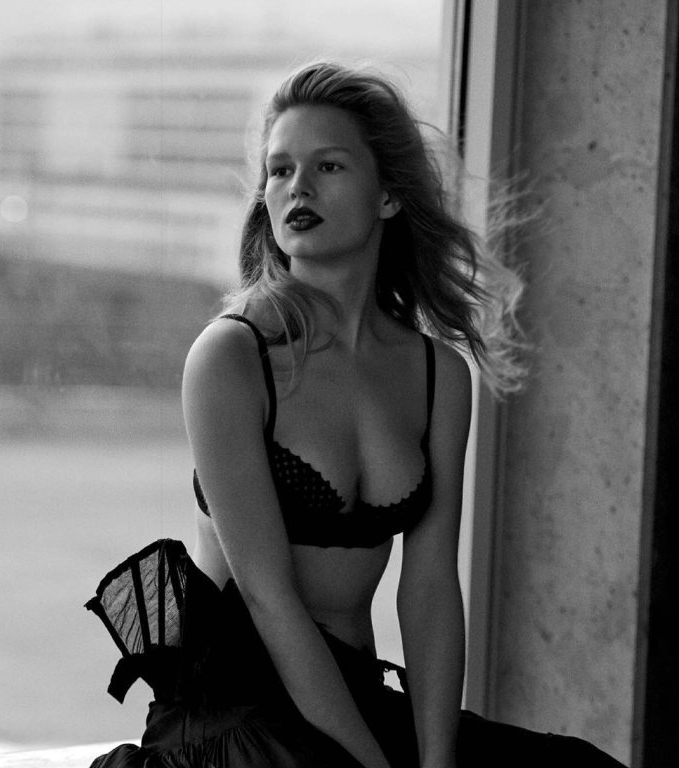 Анна Эверс голая. Фото - 22