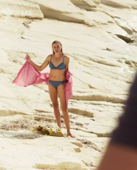 Анника Блендль голая. Фото - 14