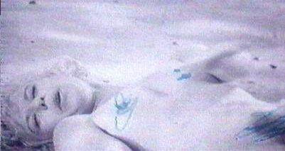 Беатрис Мановски голая. Фото - 14