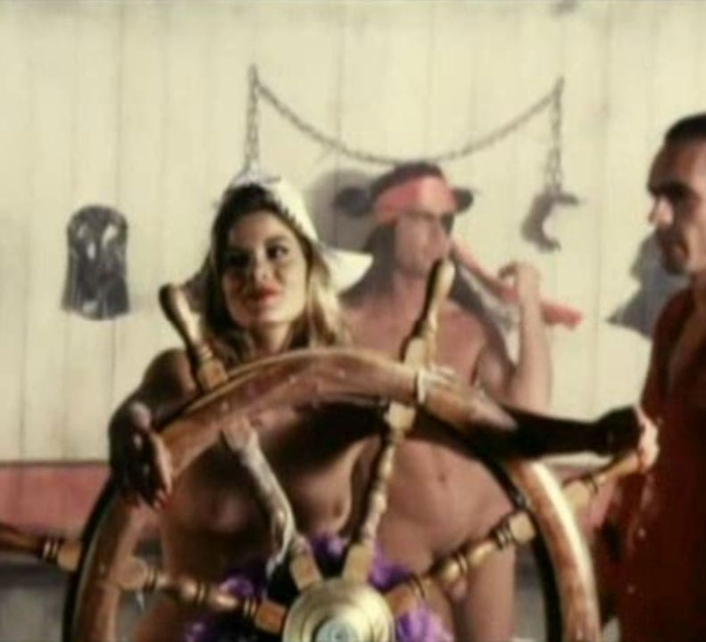 Бирге Шаде голая. Фото - 24