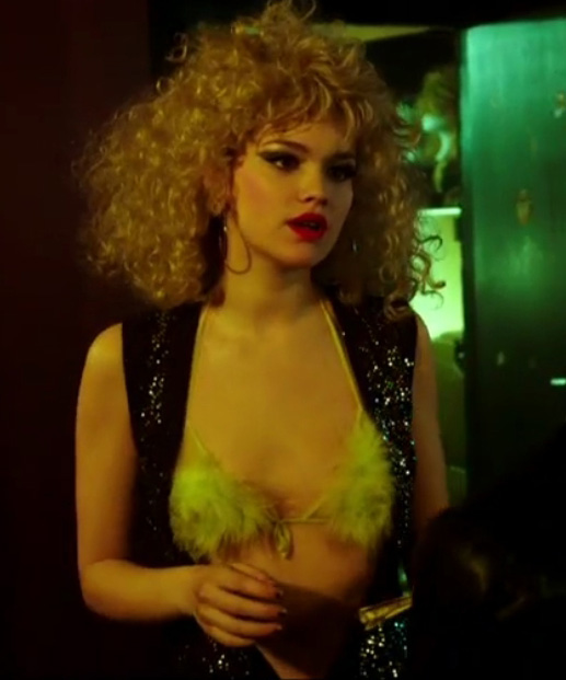 Эмилия Шуле голая. Фото - 23