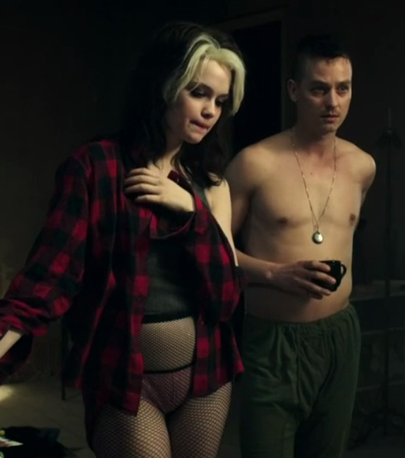 Эмилия Шуле голая. Фото - 27