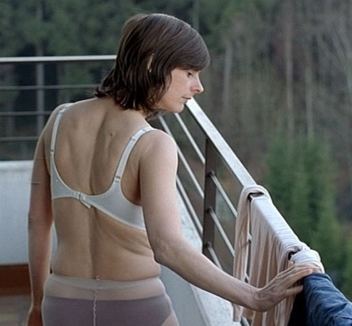 Изабель Менке голая. Фото - 1