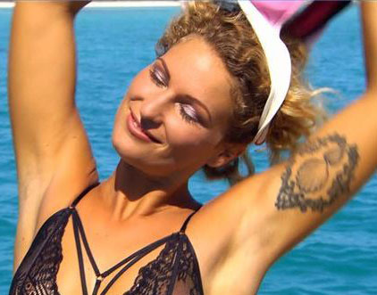 Янни Хеншайд голая. Фото - 18