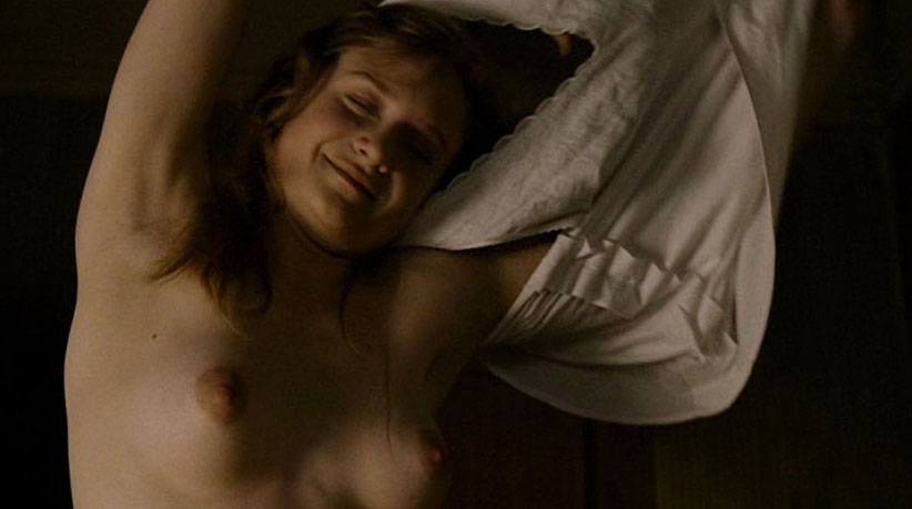 Юлия Йенч голая. Фото - 7