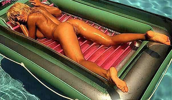 Джули К. Смит голая. Фото - 8