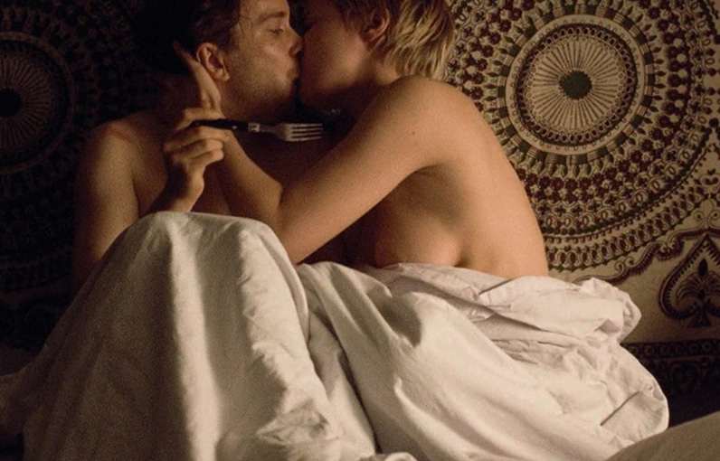 Катя Дановски голая. Фото - 2