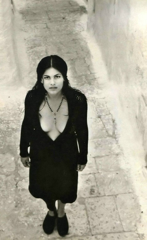 Мандала Тайде голая. Фото - 3