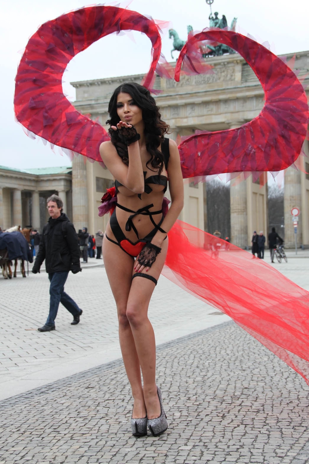 Микаэла Шефер голая. Фото - 131