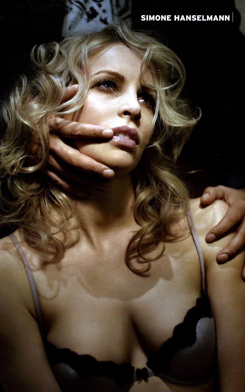 Симона Хансельманн голая. Фото - 6