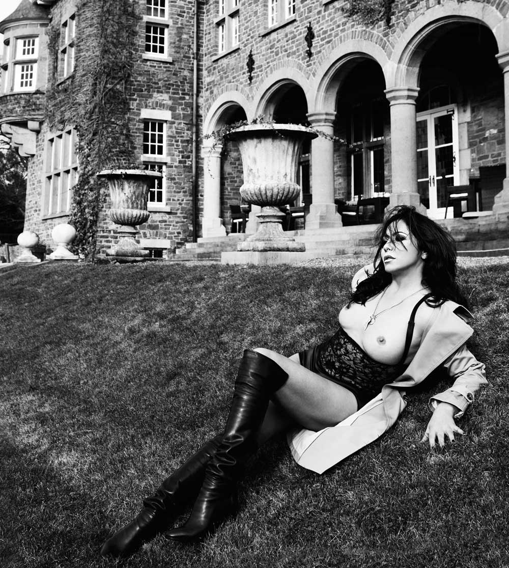 Симона Томалла голая. Фото - 51