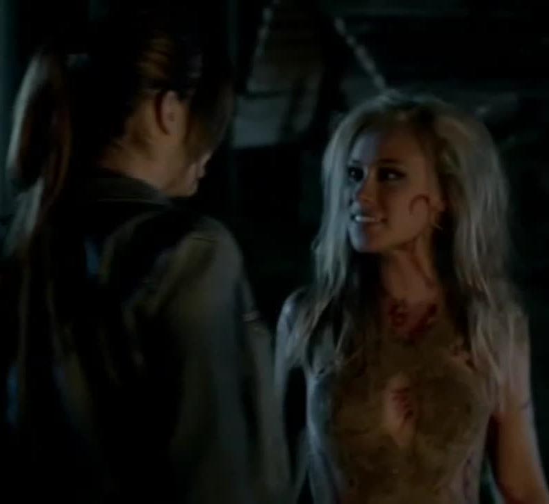 Сина Ткоч голая. Фото - 8