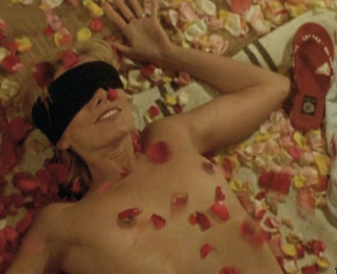 Урсула Карвен голая. Фото - 15