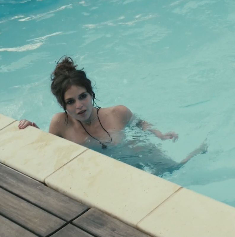 Ксения Ассенца голая. Фото - 11