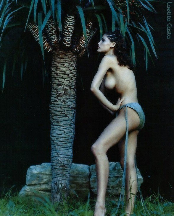 Летиция Каста голая. Фото - 36