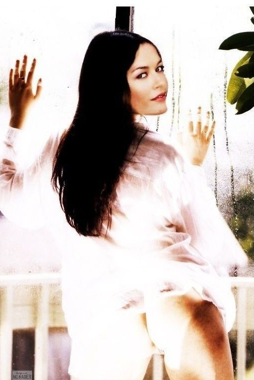 Кэтрин Зета-Джонс голая. Фото - 166