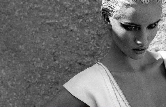 Роузи Хантингтон-Уайтли голая. Фото - 19