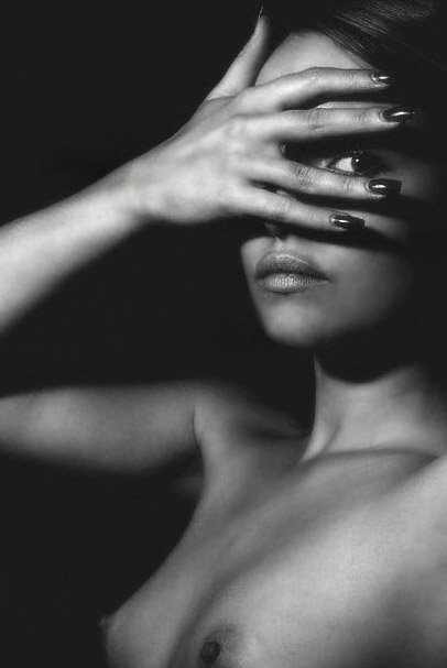 Моника Беллуччи голая. Фото - 12