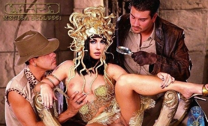 Моника Беллуччи голая. Фото - 27