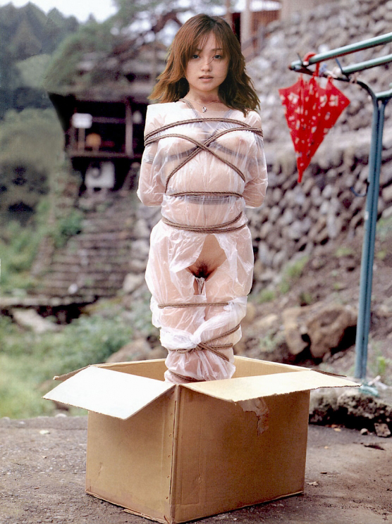 Юми Адати голая. Фото - 1