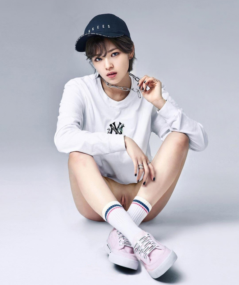 Ю Ён Чжон голая. Фото - 2