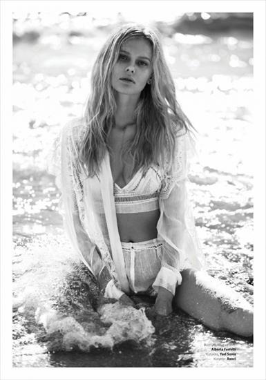 Алиша Ручала голая. Фото - 6