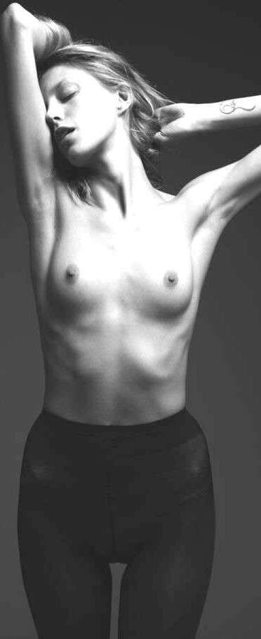 Аня Рубик голая. Фото - 13