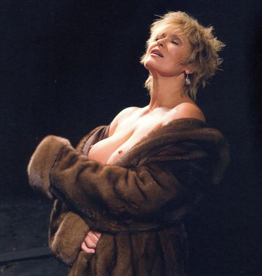 Эва Каспшик голая. Фото - 14