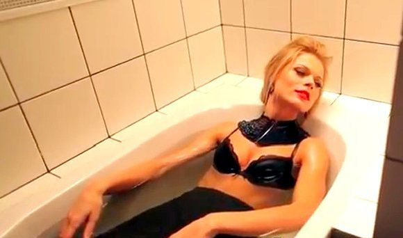  голая. Фото - 16