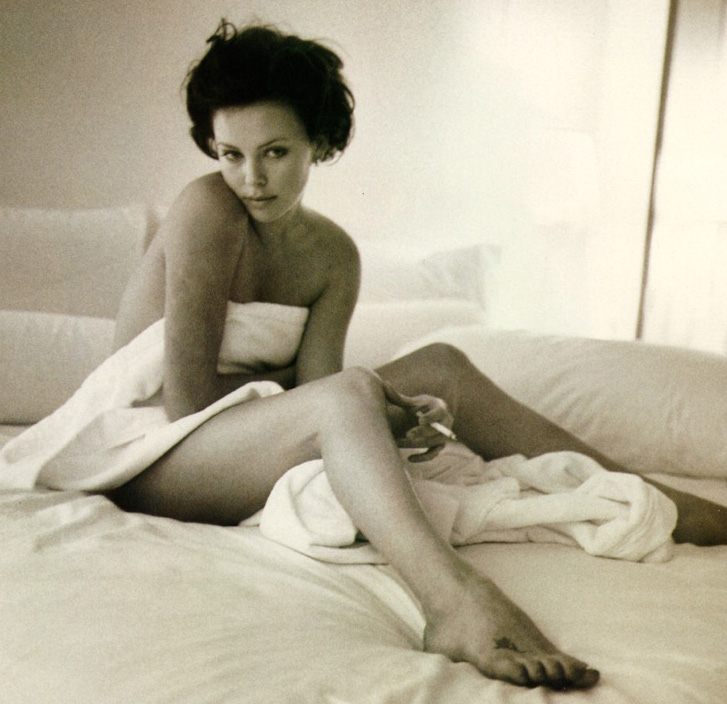 Шарлиз Терон голая. Фото - 154