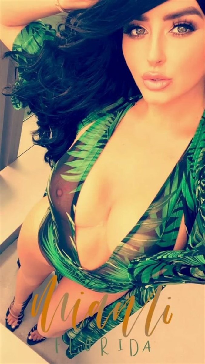 Эбигейл Рэчфорд голая. Фото - 11